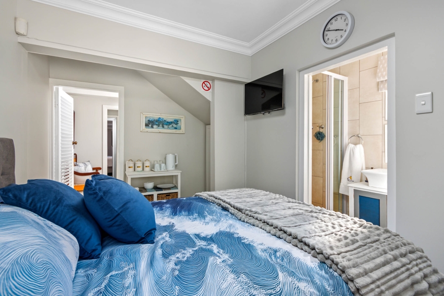 4 Bedroom Property for Sale in Gordons Bay Village Western Cape